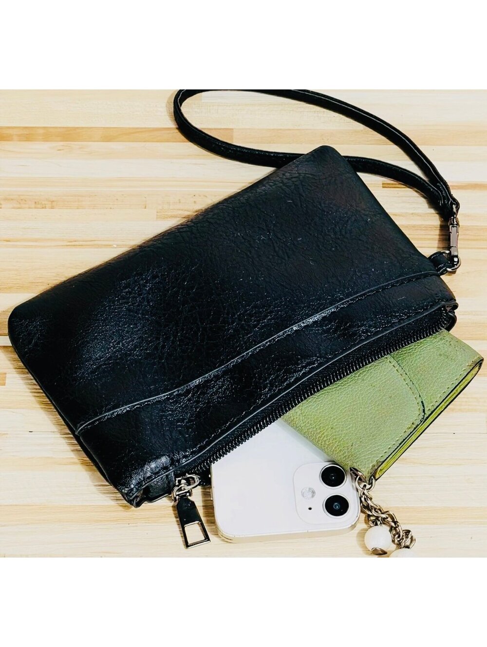 New -Trendy Faux Leather Wristlet Clutch Bag - Black